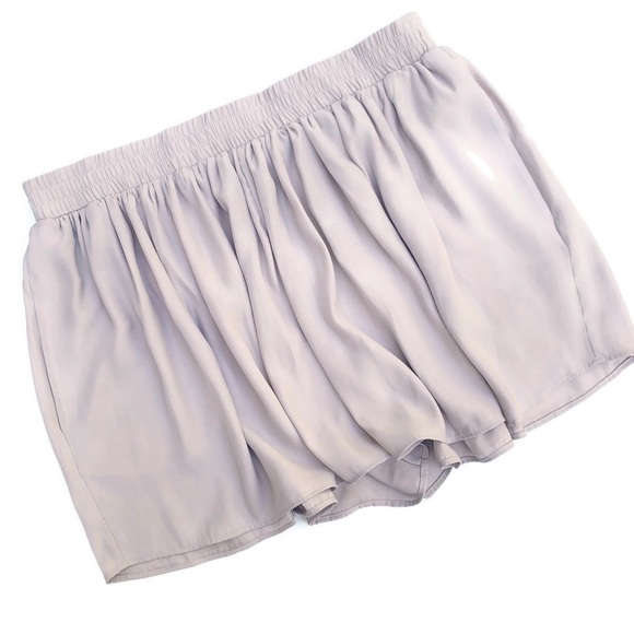 SOLD! BCBGMaxAzria Sheena Play Shorts Light Stone - Picture 8 of 8